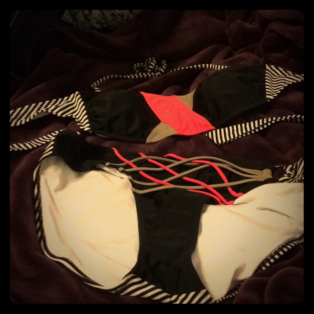 L/XL removable strap bikini